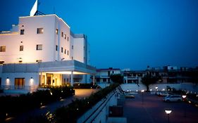 Vibe by The Lalit Traveller Faridabad Hotel